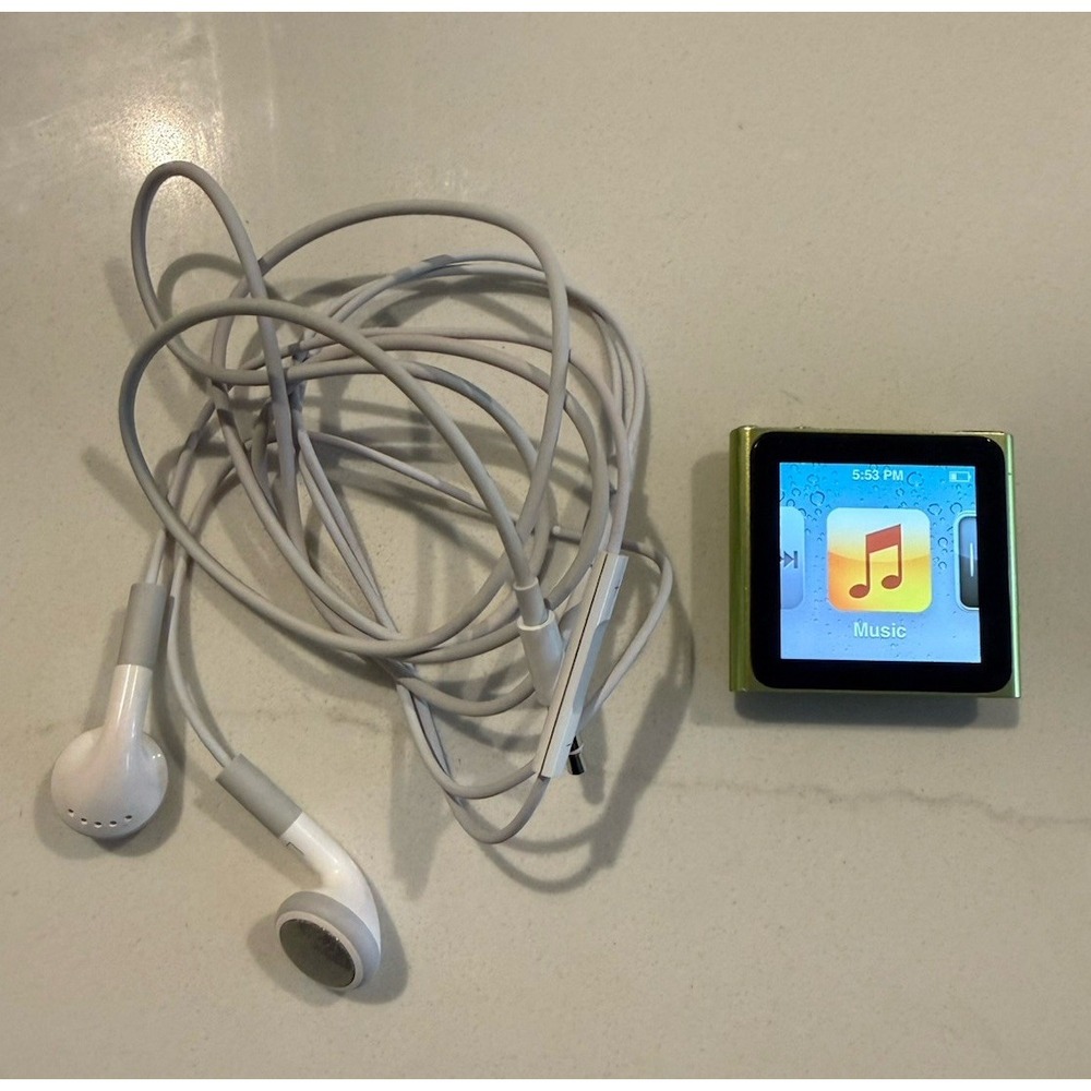 Apple iPod Nano 6th Generation 8GB Bundle Green Works Great Includes Headphones